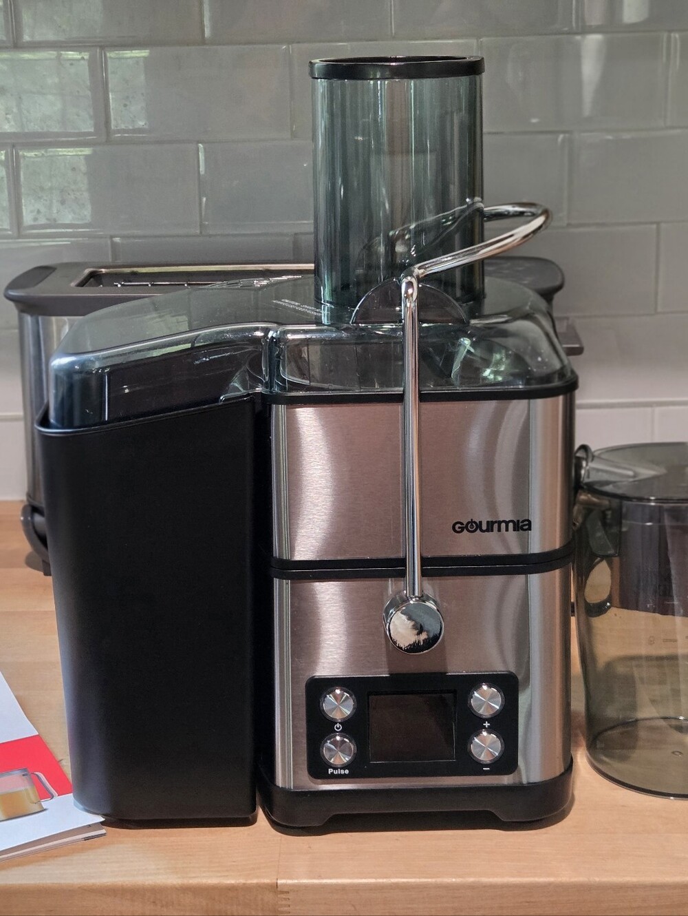 Gourmia GJ1455 800W Whole Fruit Centrifugal Juicer Self-Clean 6-Speed *See detai